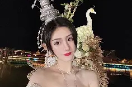 娱乐圈大揭秘：沈月抱小团体、鹿晗关晓彤分手内幕、胡歌留学禁忌等劲爆八卦