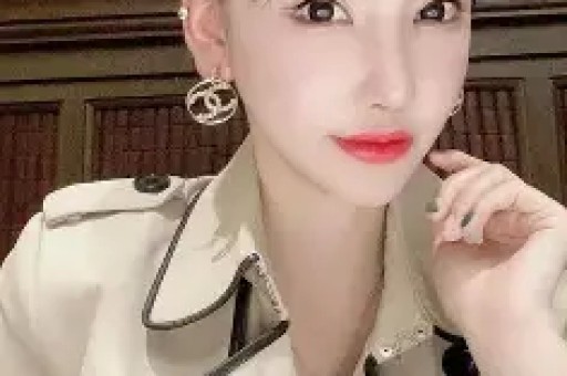 网红摊主鹅腿阿姨塌房后更多黑料被曝光儿子天天开豪车游玩