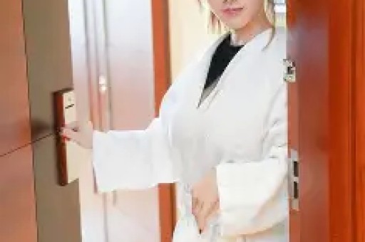 警方通报：500万粉丝网红自导自演、虚构“抓蜈蚣致眼睛失明”事件已被行政处罚并关停账号